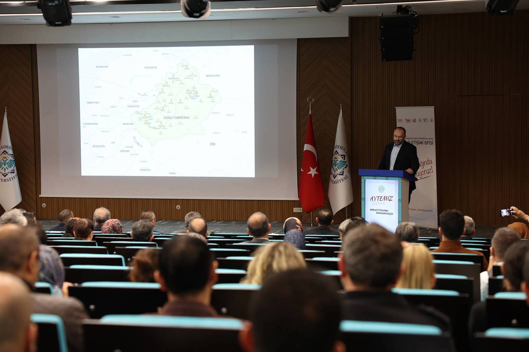 GAZETECİ-YAZAR TAHA KILINÇ, ALKÜ’DE DOĞU TÜRKİSTAN’I ANLATTI