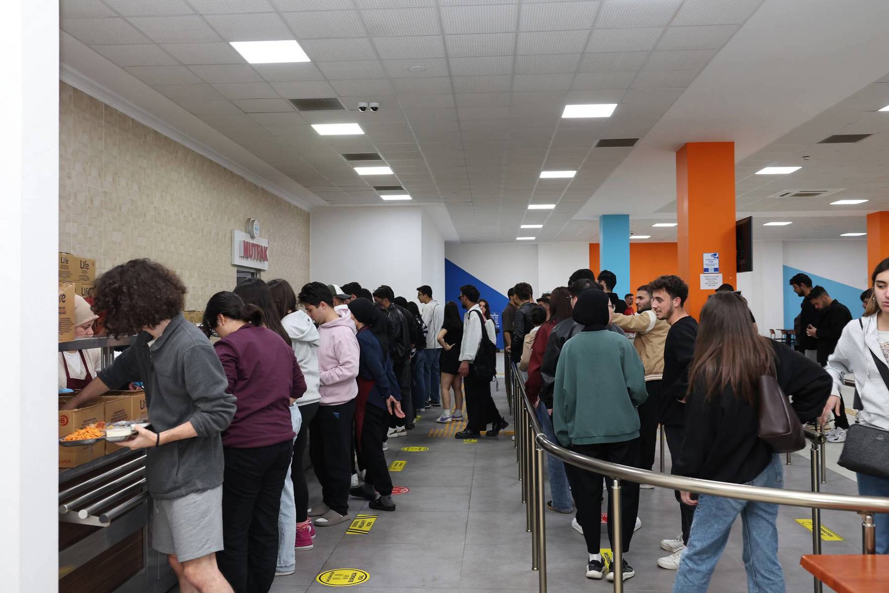 ALKÜDEV ARACILIĞIYLA ÖĞRENCİLERE RAMAZAN BOYUNCA İFTAR VERİLDİ