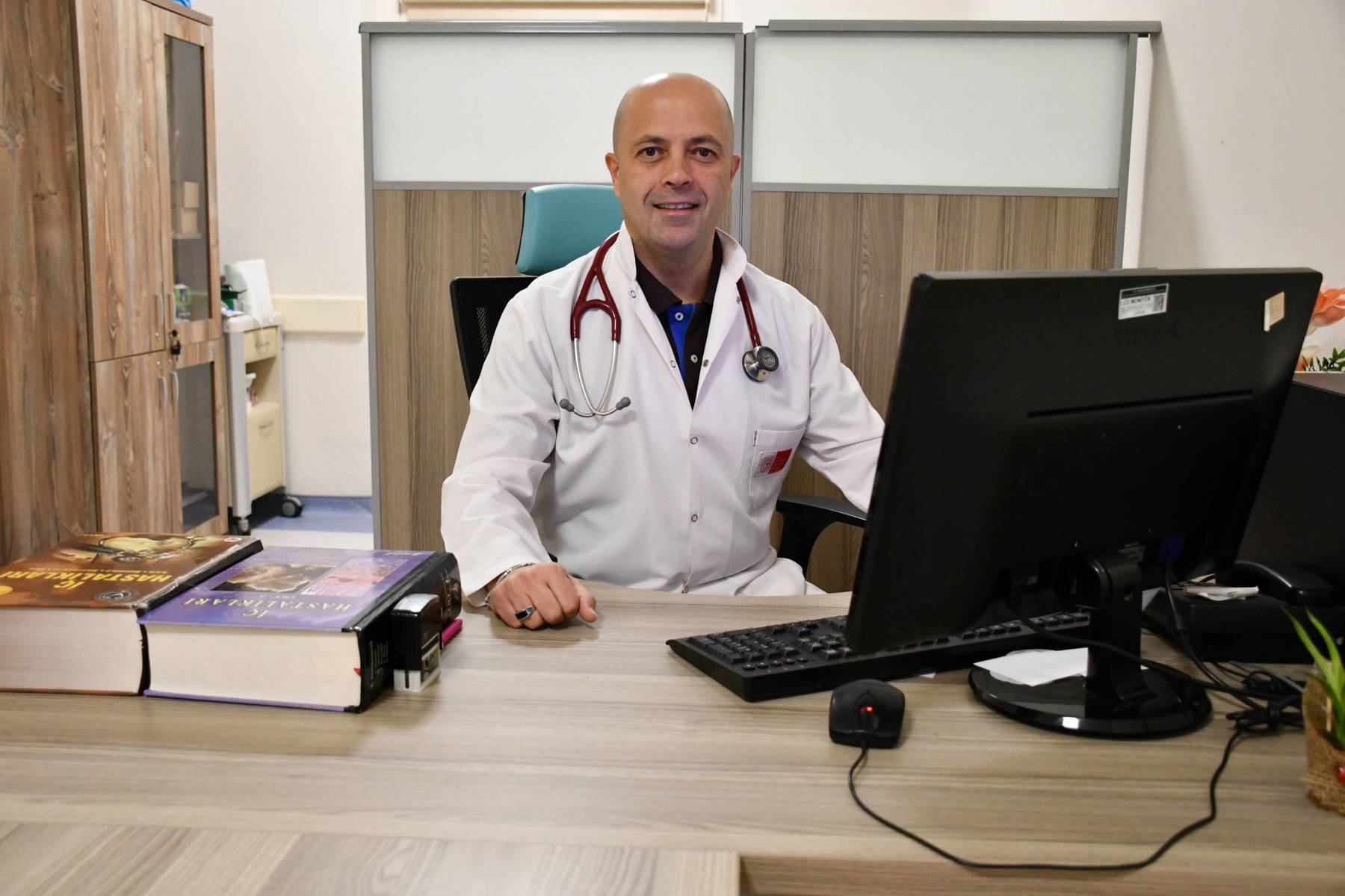 YAZ SICAKLARI DİYABETLİLERİ ZORLUYOR! UZMANDAN KRİTİK UYARILAR