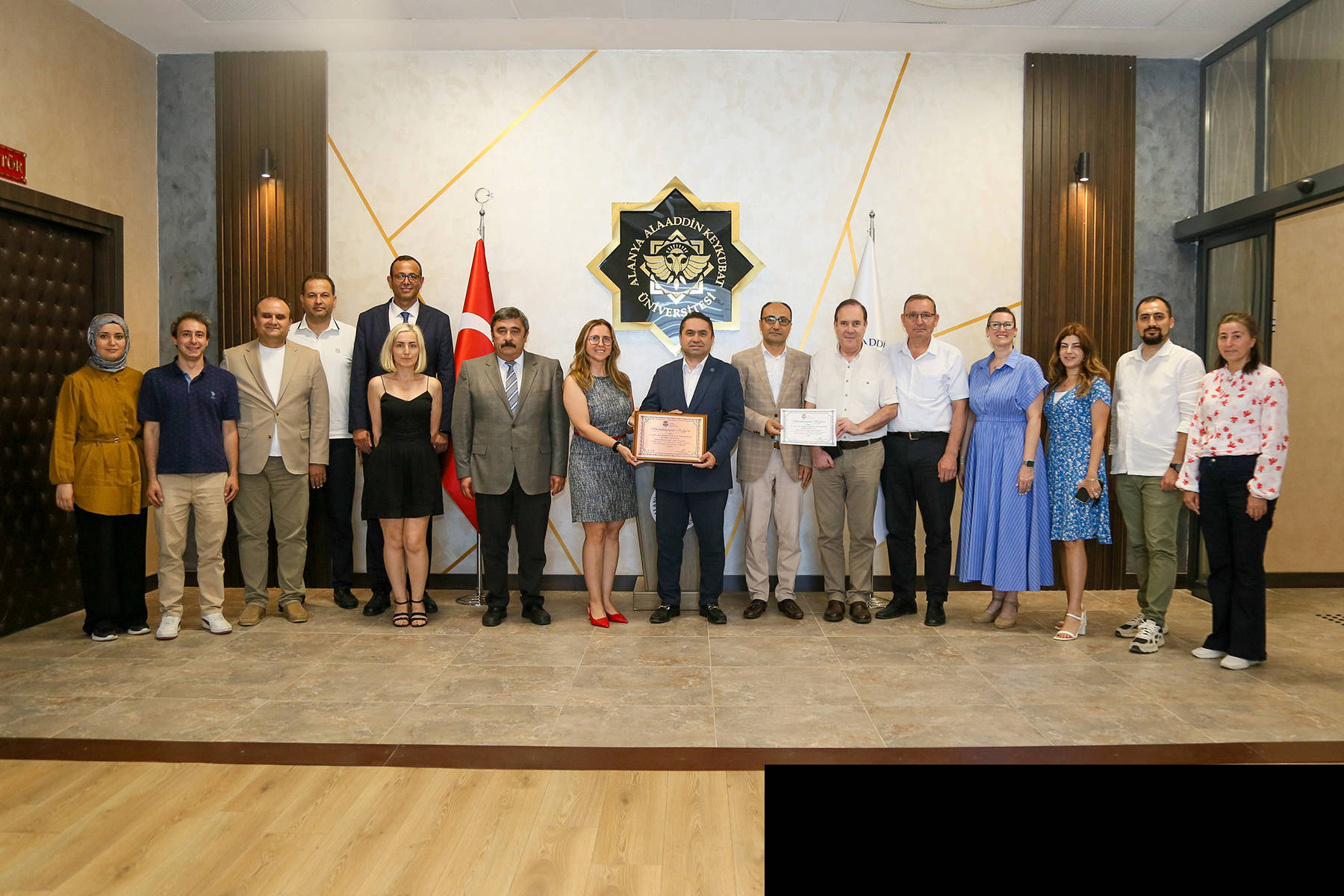 ALKÜ TURİZM FAKÜLTESİNE AKREDİTASYON BELGESİ TESLİM EDİLDİ