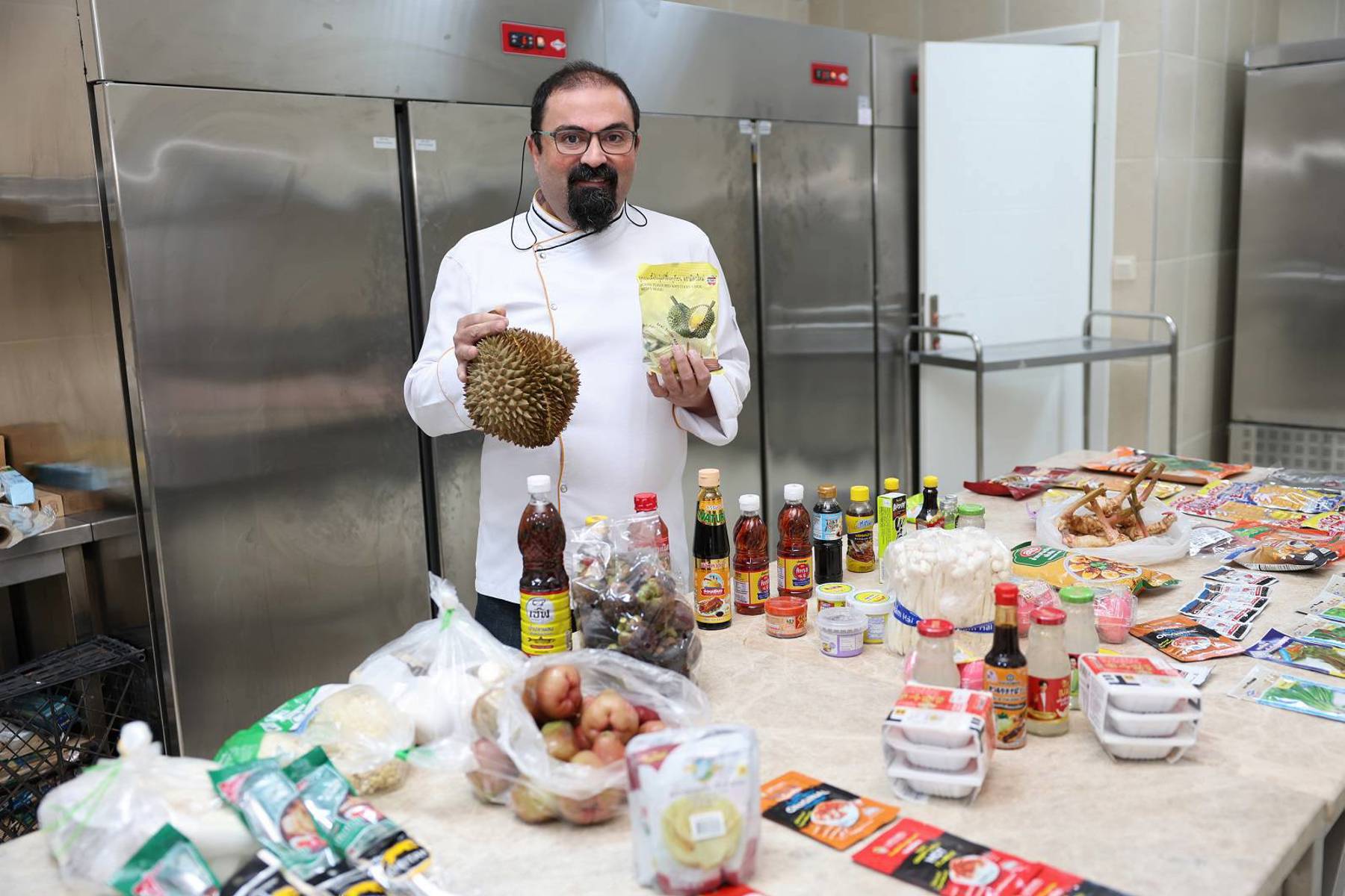 ALKÜ’LÜ ÖĞRENCİLER UZAKDOĞU MUTFAĞINI UZMANINDAN ÖĞRENİYOR