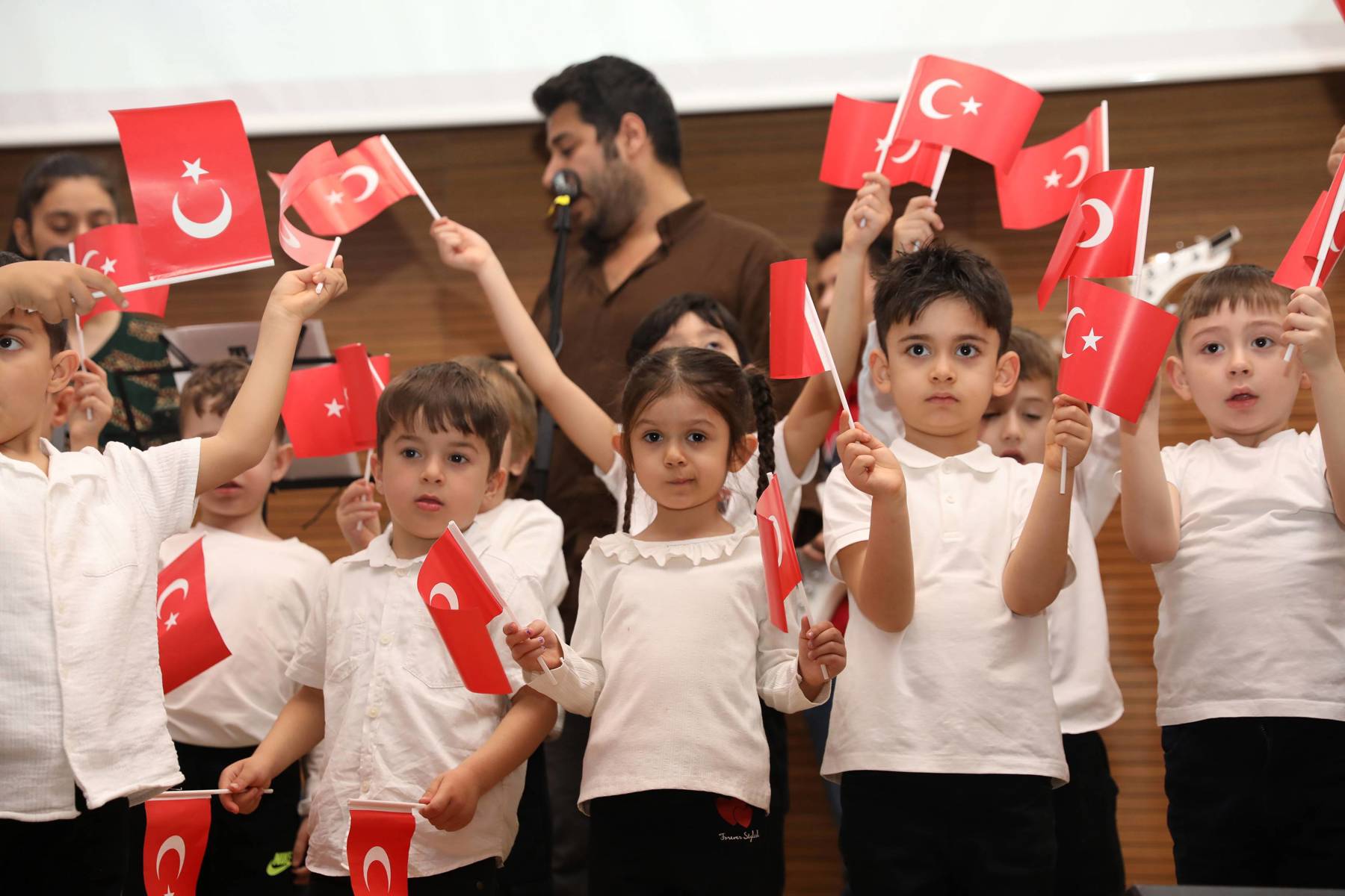 ALKÜ’DE 23 NİSAN COŞKUYLA KUTLANDI