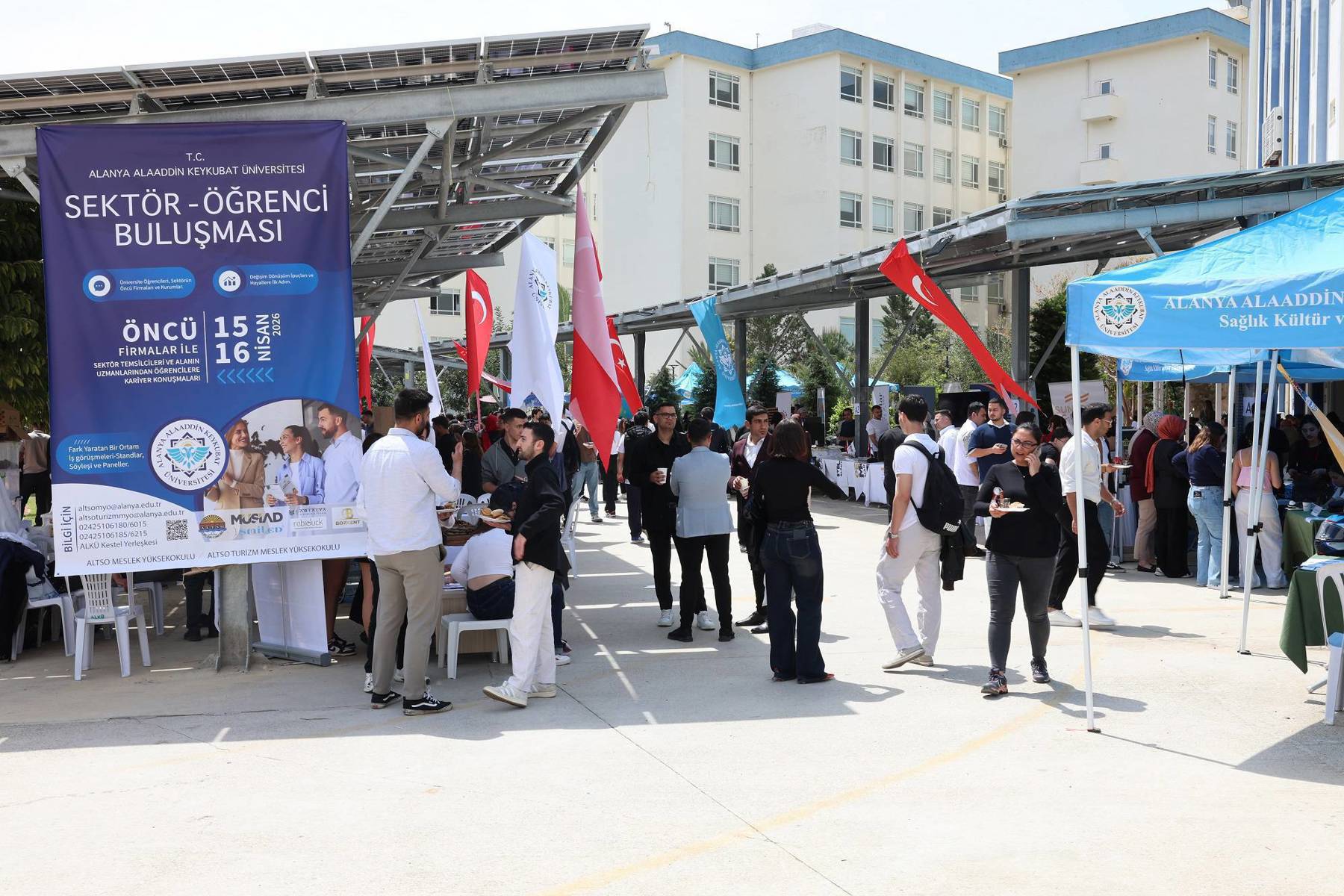 ALKÜ’LÜ ÖĞRENCİLER SEKTÖRLERLE BULUŞTU